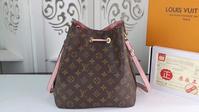 LOUIS VUITTON Model i120-M44021